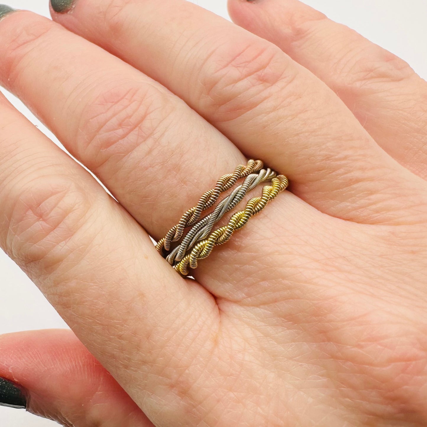 Twisted String Ring