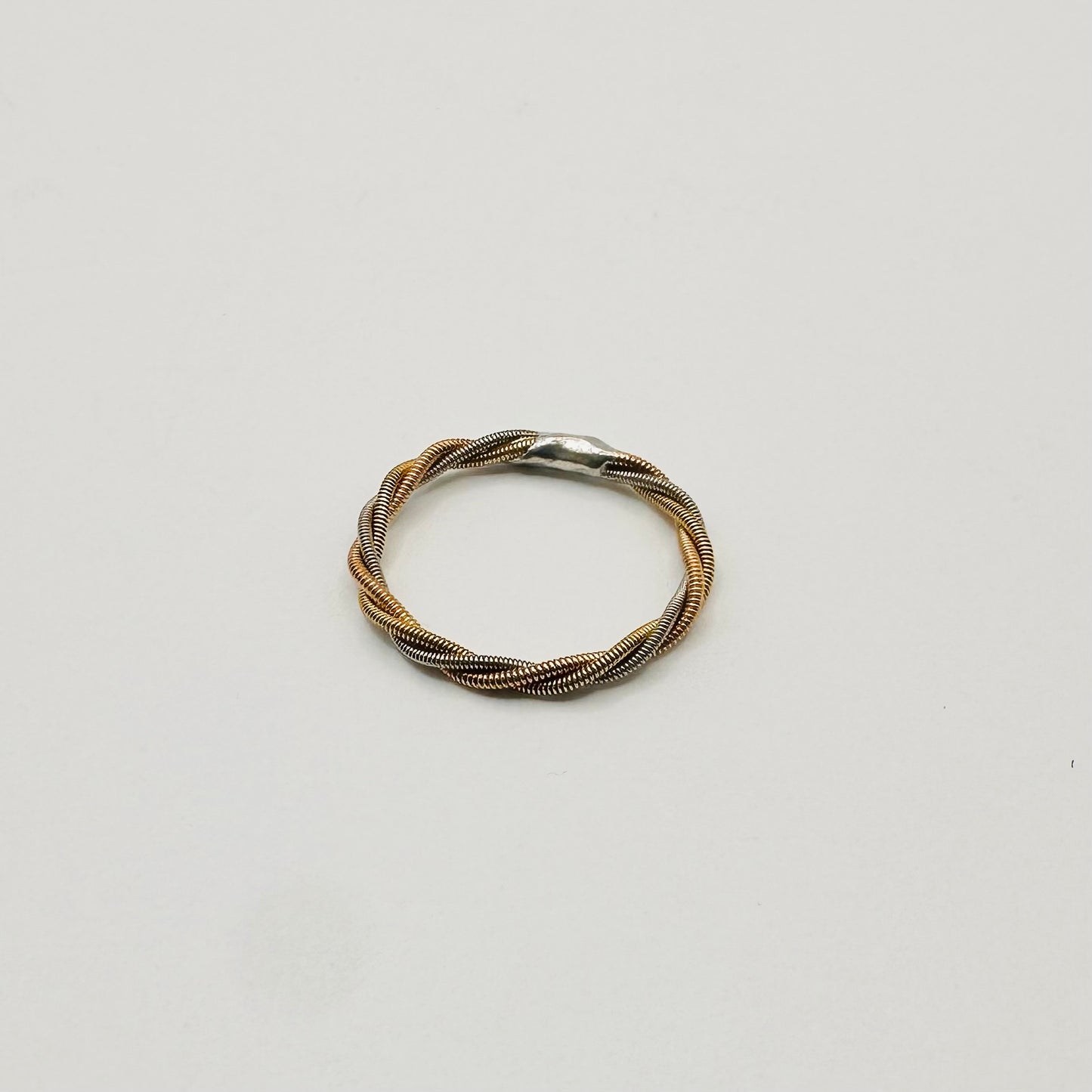 Twisted String Ring