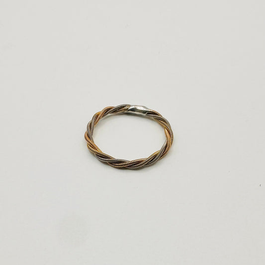Twisted String Ring