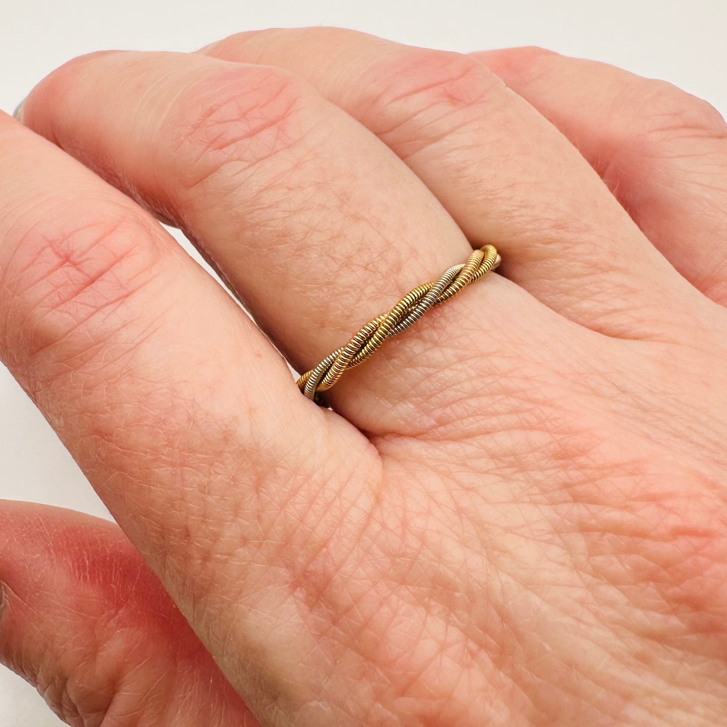 Twisted String Ring