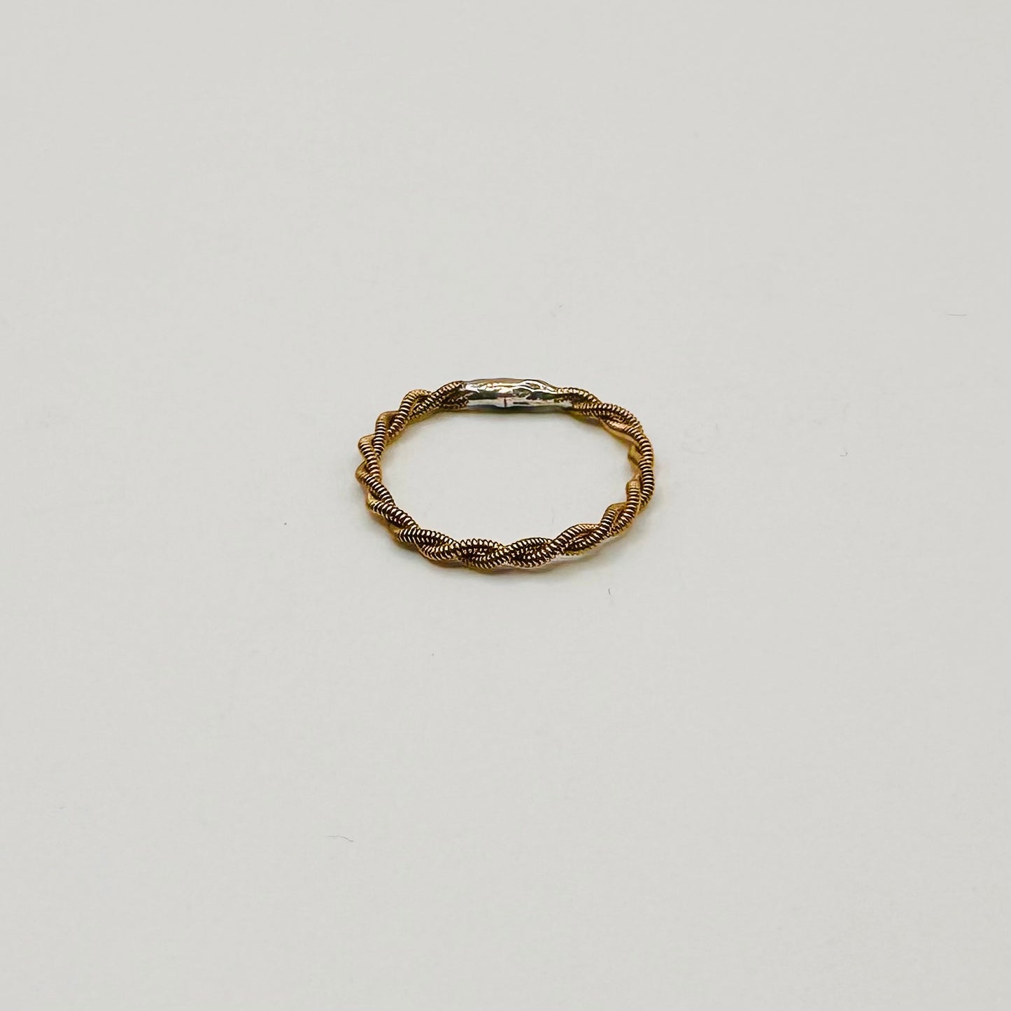 Twisted String Ring