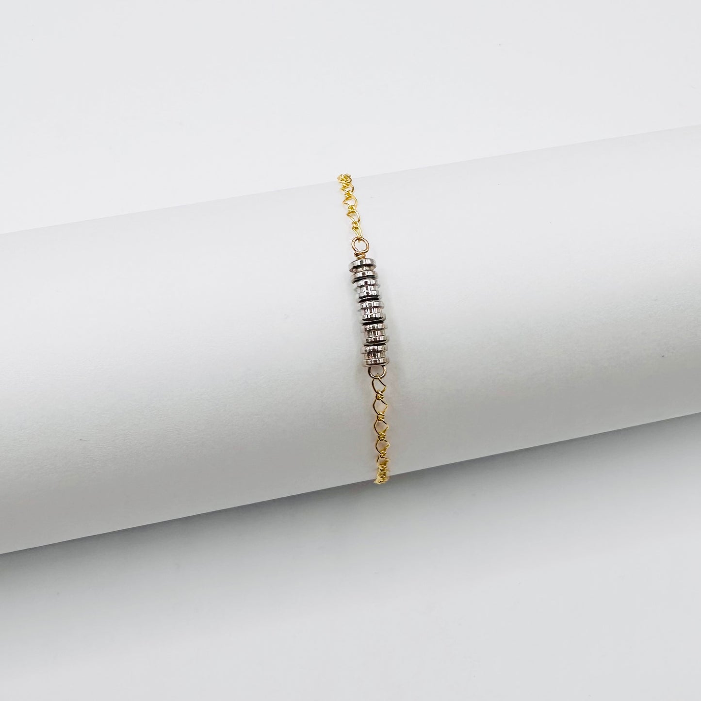 Centered Ball-end Bracelet